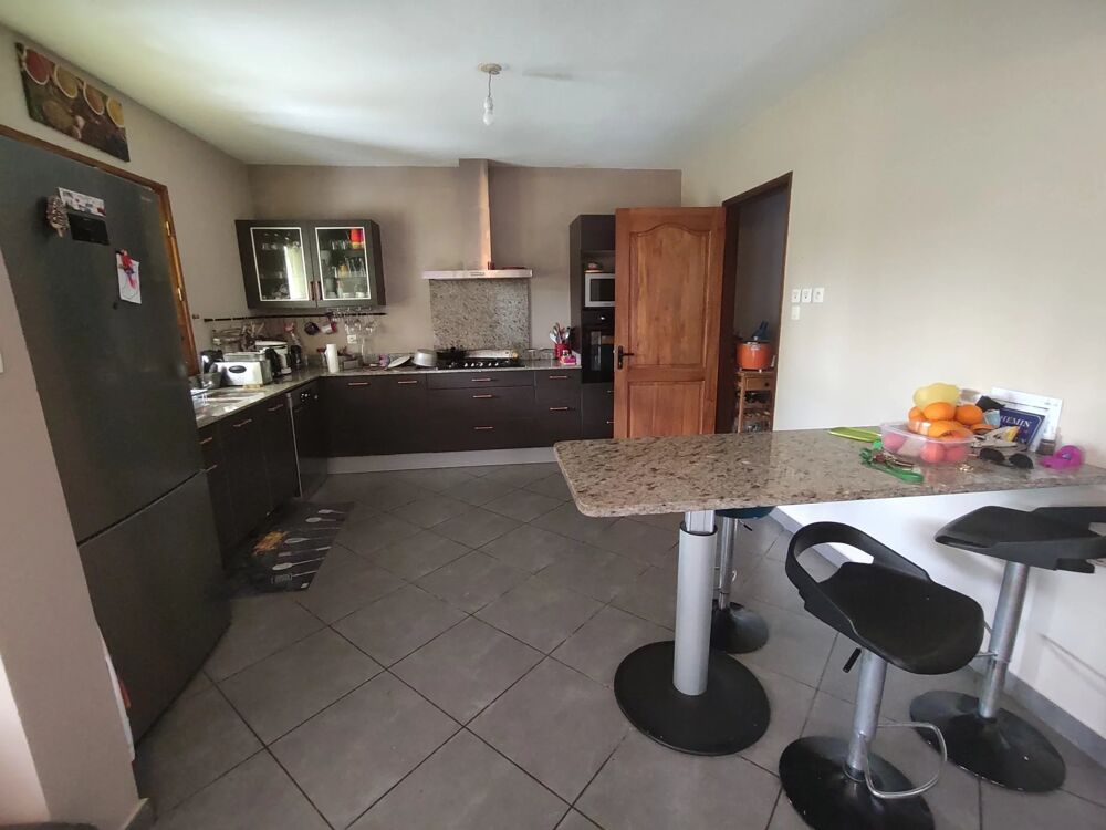 Maison - 8 pièces - 220 m²