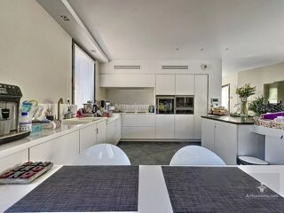  Appartement � vendre 6 pi�ces 320 m�