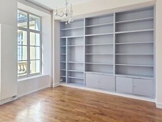  Appartement à louer 3 pièces 86 m²