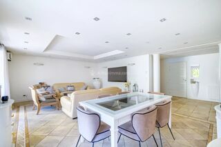  Appartement à vendre 6 pièces 136 m²