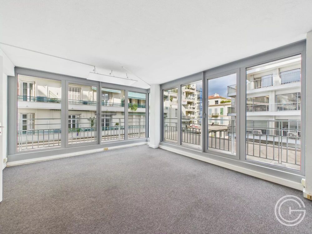  BUREAU DE 68m² - 5 GABRIEL FAURE - NICE MASSENA Nice