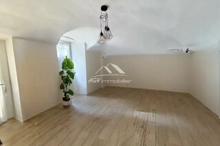  Appartement à louer 5 pièces 87 m²