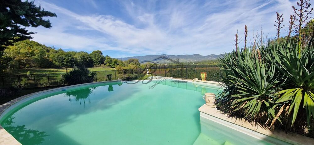 Maison dans cadre idyllique avec piscine à Grambois