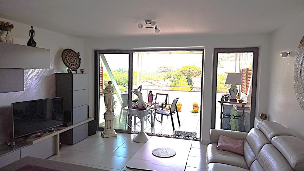 Bel appartement contemporain au Lavandou