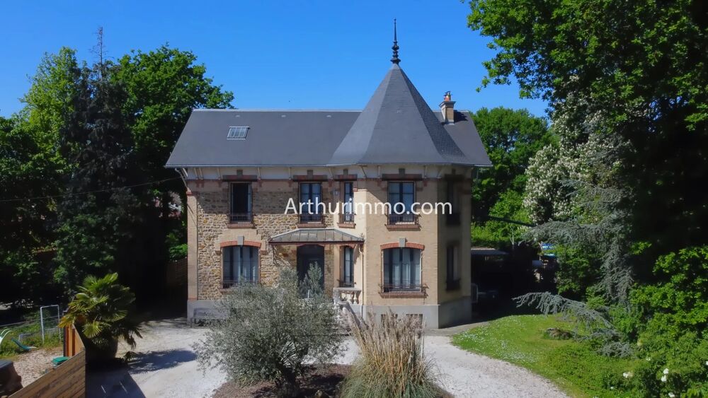 Maison 10 pièces 280 m² · à Lésigny · 280 m² · 749 000 €