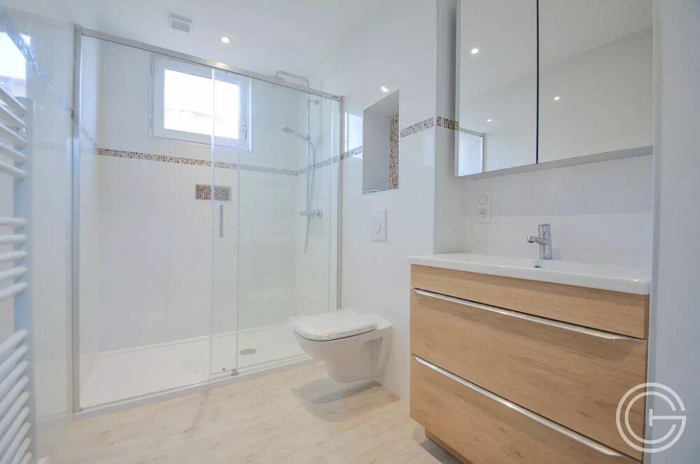 Location Appartement APPARTEMENT 2 PIECES VIDE AVEC CLIMATISATION  - 43 ARBRE INFERIE Nice