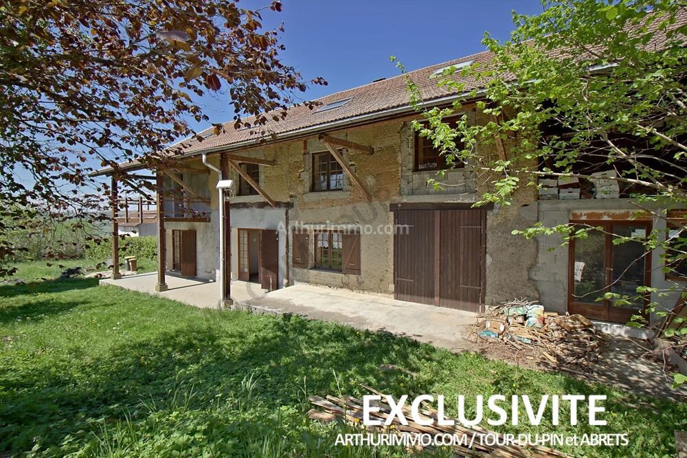 Fermette à rénover de 177m², 5 minutes Lac