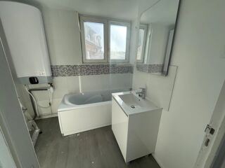  Appartement à louer 3 pièces 55 m²