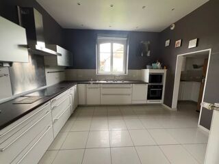  Maison � vendre 10 pi�ces 323 m�