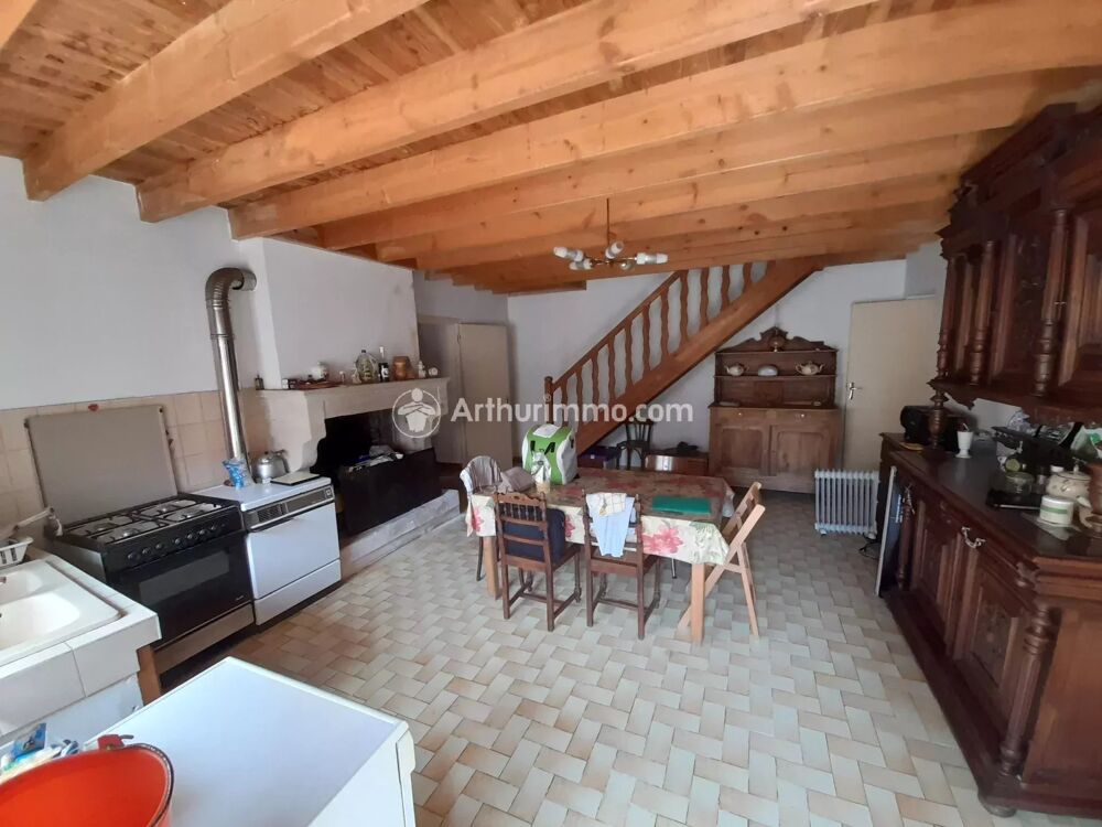 Maison de 128 m² à Dampierre-sur-Boutonne