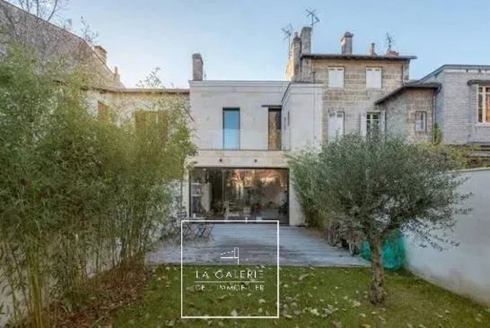 St Michel - Maison de ville avec garage et jardin