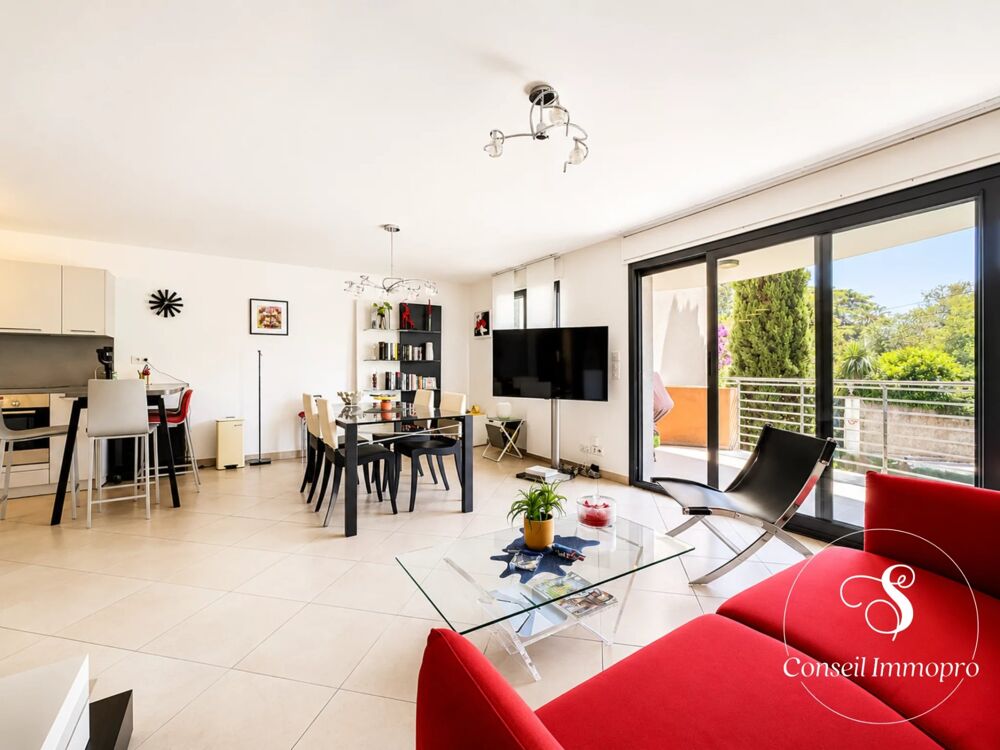 Cannes Montfleury  Superbe 3 pièces rénové avec deux terrasses,