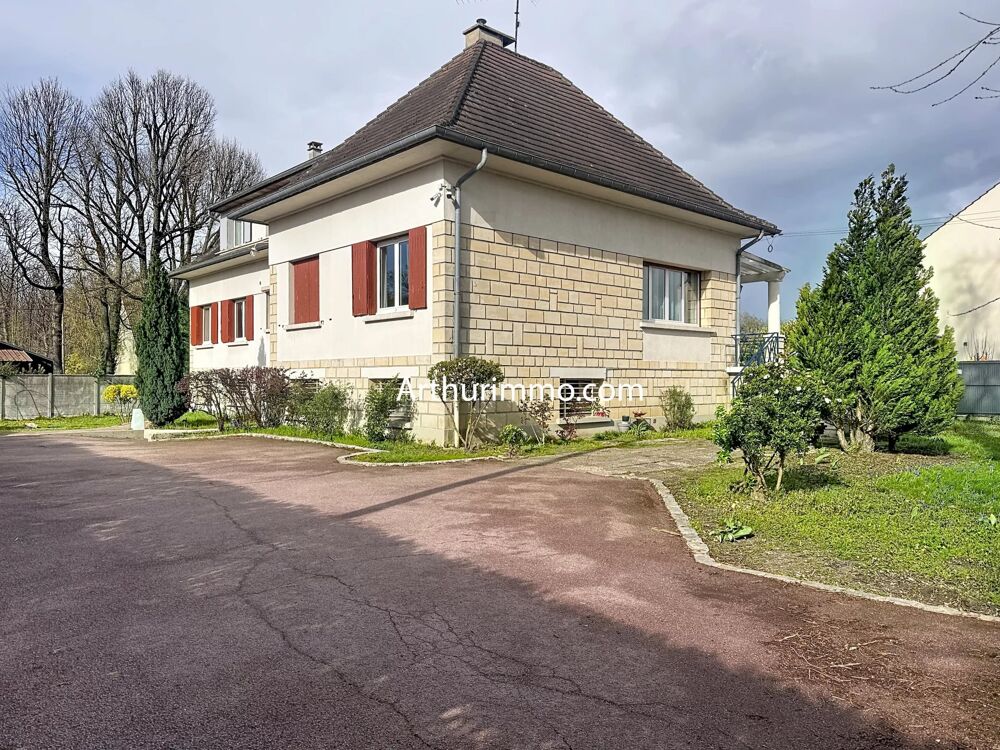 Maison 10 pièces 220 m² · à Villecresnes · 220 m² · 619 000 €