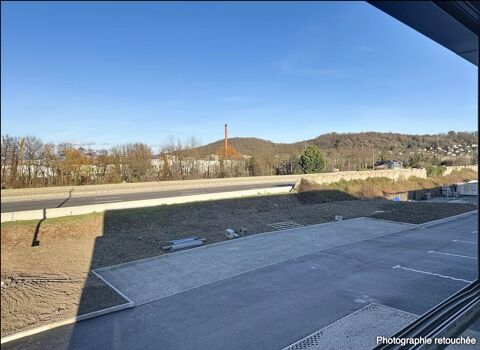   À LOUER – LOCAL COMMERCIAL INDÉPENDANT 800 m² Bourgoin Jallieu 