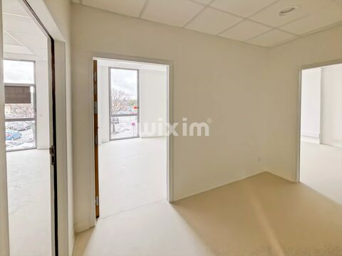 Local m&eacute;dical 60m2 215000 26700 Pierrelatte