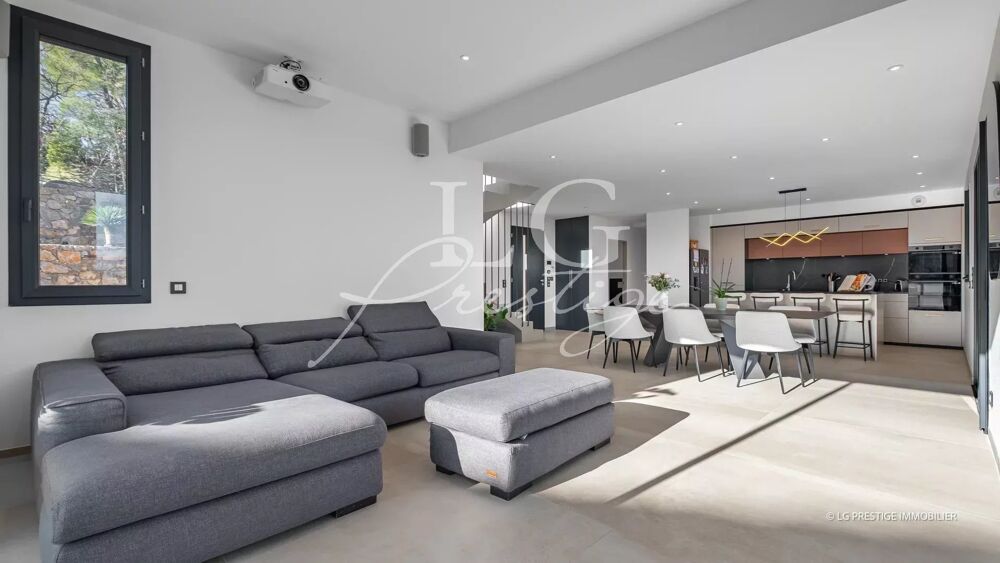 � vendre  Villa Tourrettes (83440)