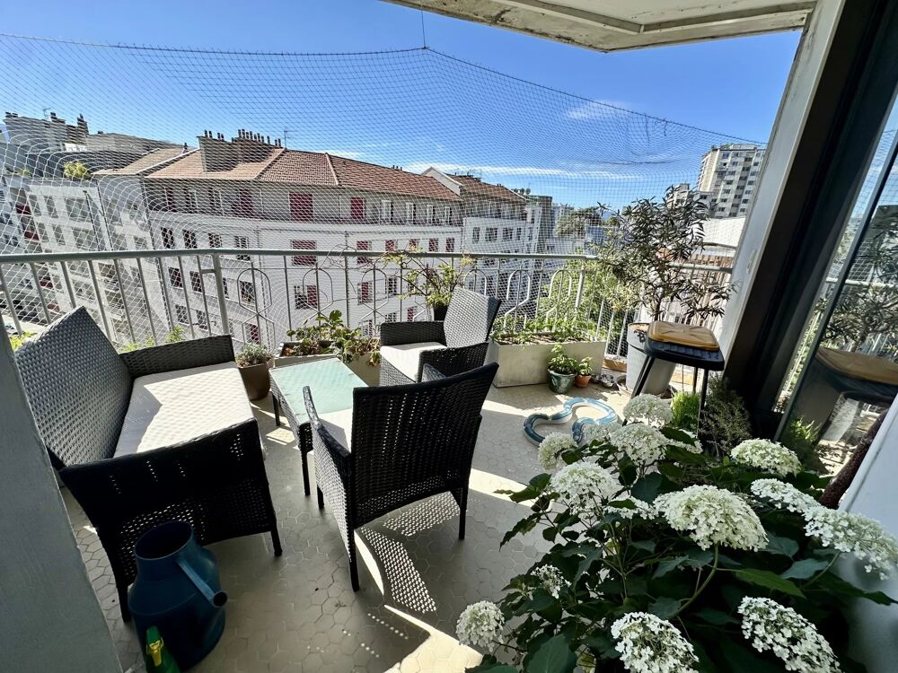 GRENOBLE RUE ANDRE RIVOIRE DERNIER ETAGE AVEC TERRASSE
