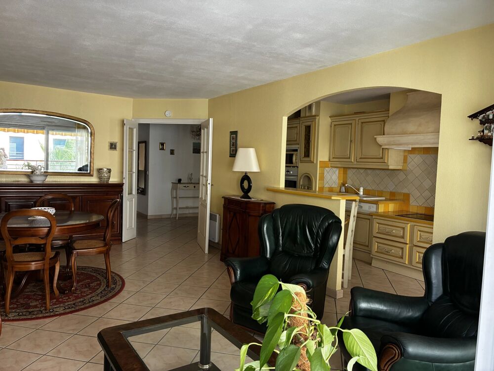 Vente Appartement SAINT-RAPHAËL  SPACIEUX 4 PIÈCES, TERRASSE ET GRAND GARAGE Saint-raphaël