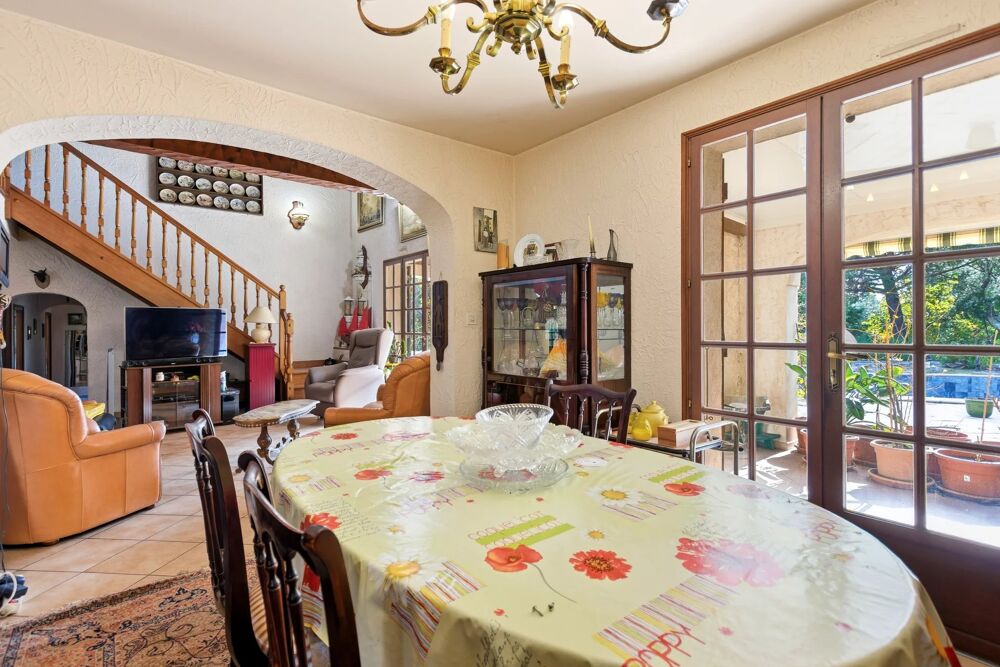 Vente Maison La Bouverie : Grande maison provençale avec piscine et potentiel Roquebrune-sur-argens
