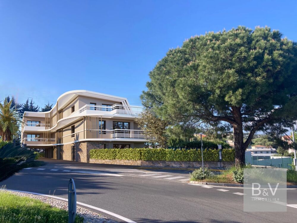 Appartement 2 pièces avec balcon et vue sur la Baie des Anges