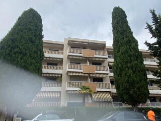  Appartement à louer 1 pièce 29 m²