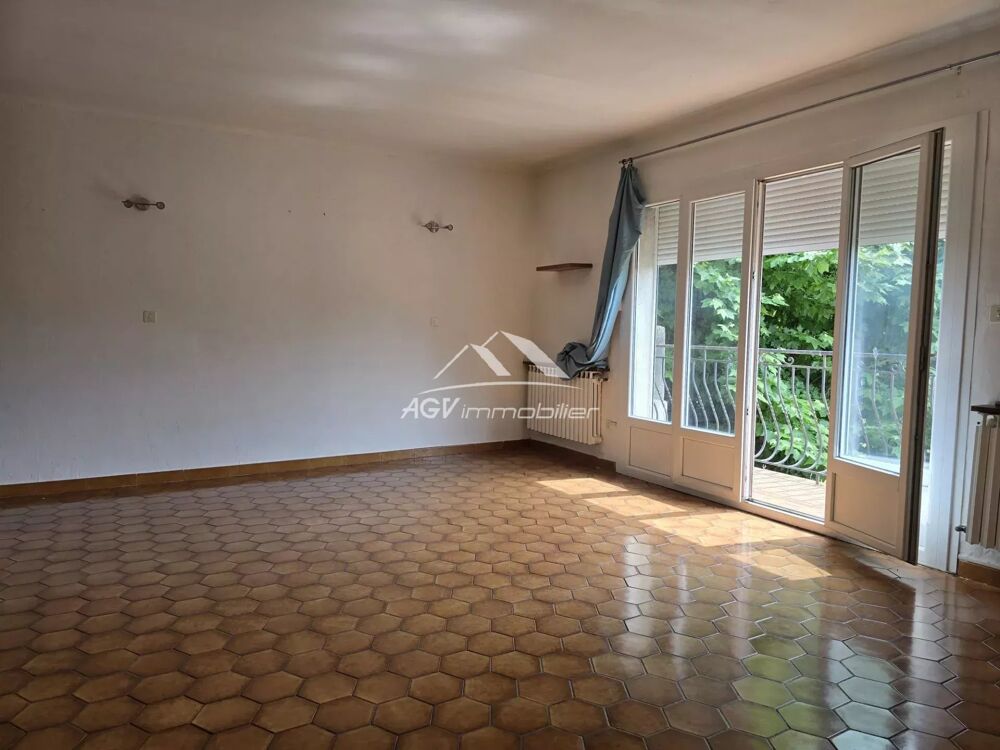 Maison de ville avec terrasse