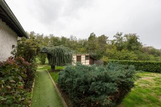 Vente Maison Maison esprit chalet vue degagée avec annexes Cessieu
