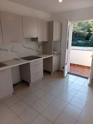  Appartement à louer 3 pièces 72 m²
