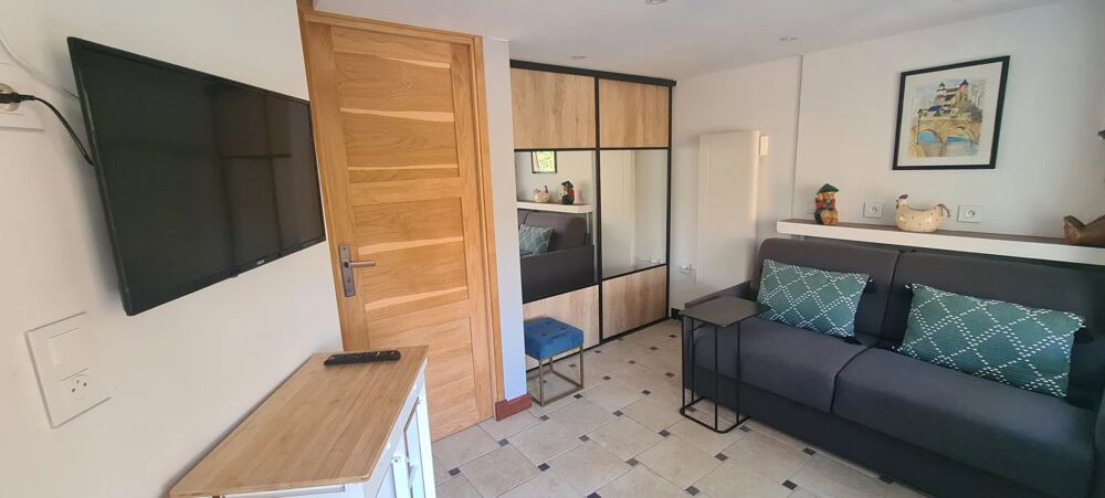 Location Appartement À louer – Charmant studio entièrement rénové avec terrasse et en Séranon