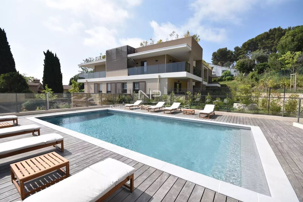 Magnifique Penthouse avec toit-terrasse à Mougins