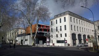  Immeuble  vendre 15 + pices 250 m