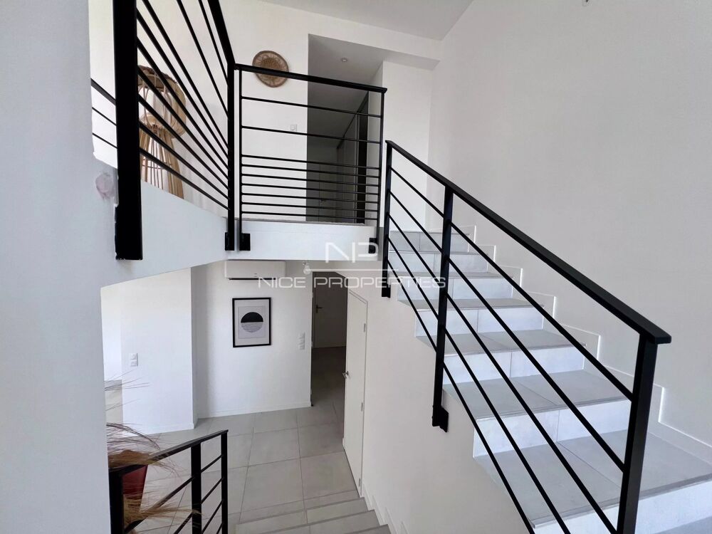 Vue mer panoramique pour ce superbe appartement lumineux 4 pièce