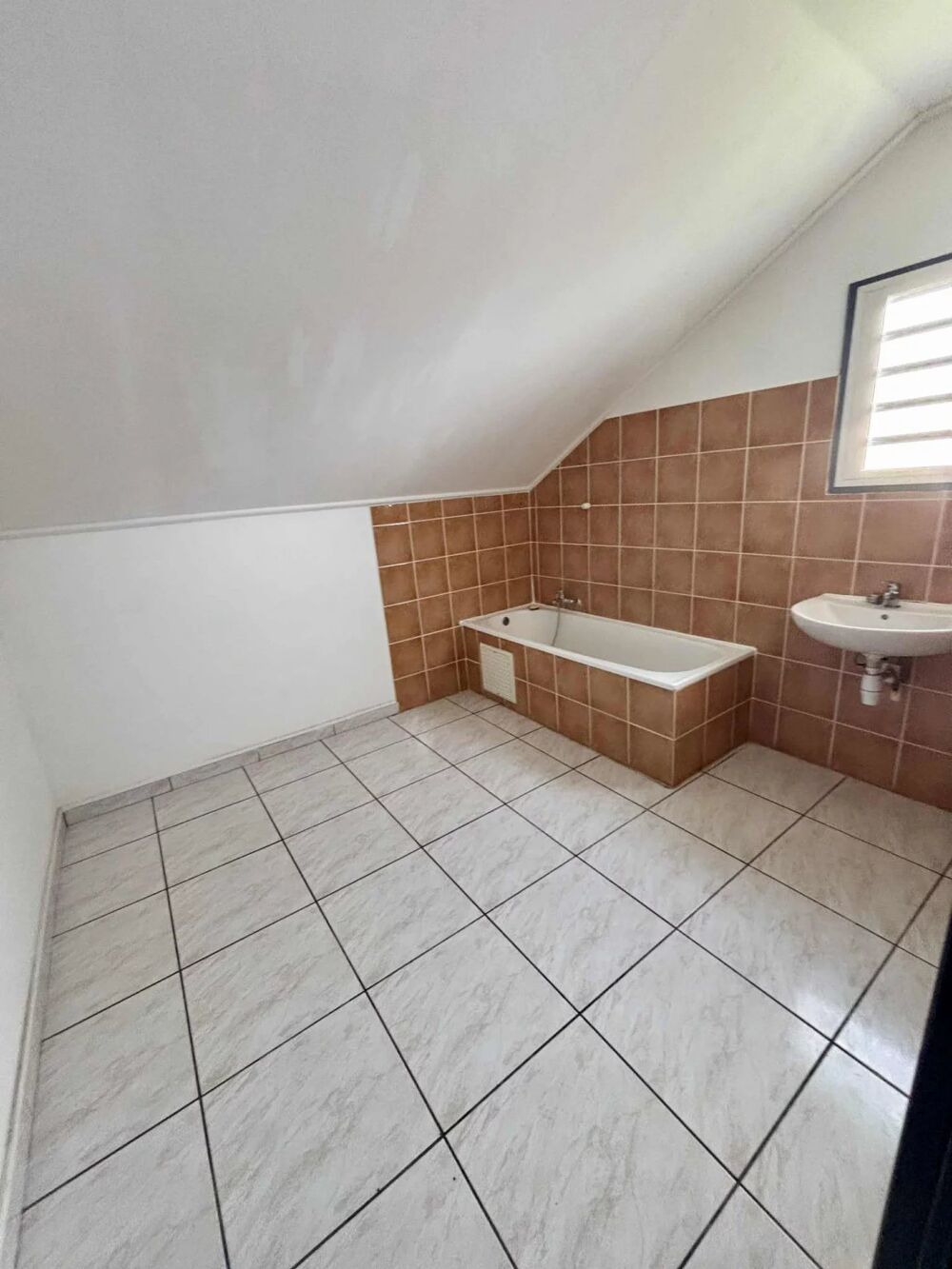 Vente Maison Maison - 5 pièces - 95 m² Saint-benoît