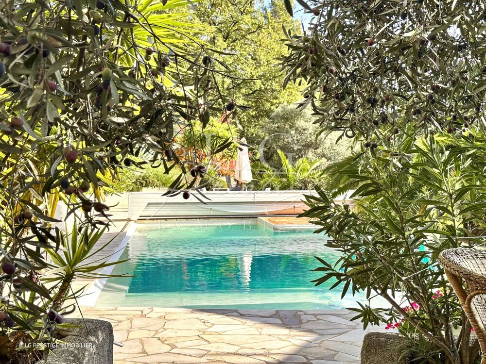 À Vendre Maison Montauroux avec Piscine, 6 Pièces, 185m²