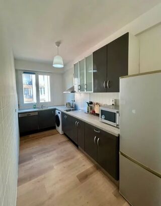  Appartement à louer 4 pièces 85 m²