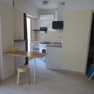  Appartement à louer 1 pièce 30 m²