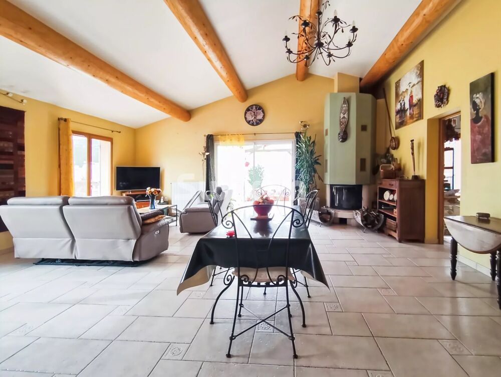 Villa familiale avec 4 chambres, piscine couverte et jardin arbo