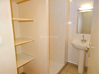  Appartement à louer 2 pièces 65 m²