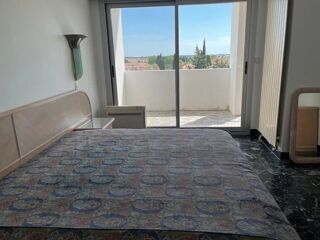 Appartement à louer 5 pièces 160 m²