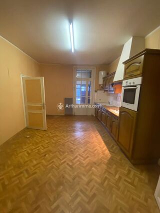  Immeuble à vendre 6 pièces 146 m²