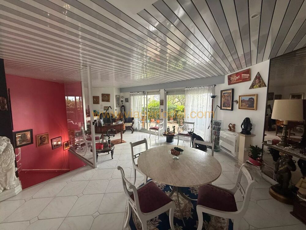 Vente Appartement Réf. 10 135 - VENTE AVEC RESERVE DU DROIT D'USAGE ET D'HABITATIO Saint-laurent-du-var