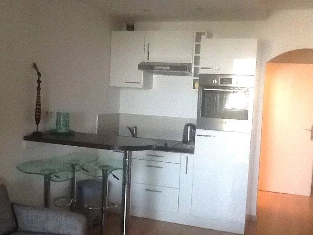 Location Appartement F1bis de 35m² au dernier étage avec parking Antibes