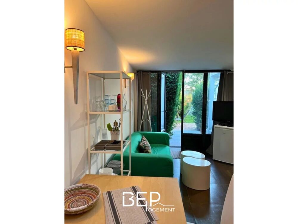 Studio meublé de 33 m² avec climatisation et parking  Biot