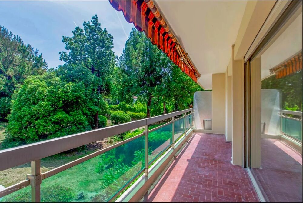 NICE CIMIEZ - Superbe 4 pièces traversant avec terrasse, garage