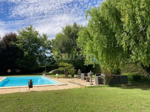   MAISON EN PIERRE - 6 PIECES - PISCINE Maison - 6 pice(s) - 205 m