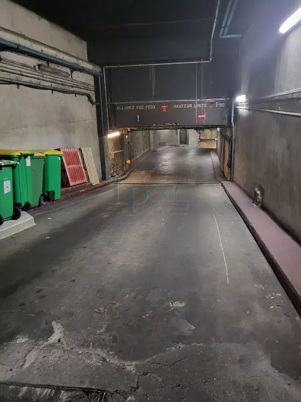 Vente Parking/Garage Parking / box Paris 12 m2 Paris 9