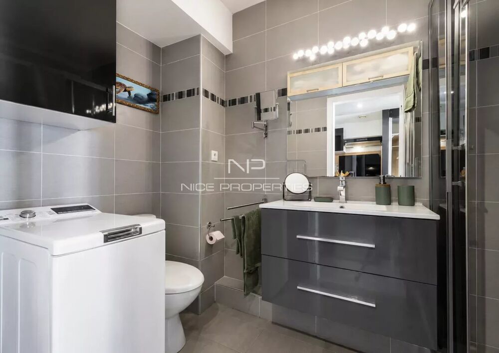 Vente Appartement Carré d'or, à 2 pas de la Promenade, Superbe studio rénové , Nice
