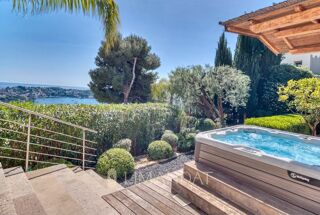  Maison à louer 7 pièces 324 m²