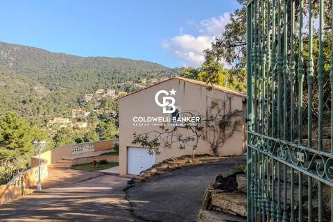   �l�gance et nature : maison avec piscine et panorama sur les col Maison - 5 pi�ce(s) - 115 m�