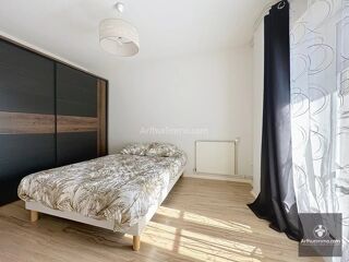  Appartement à louer 3 pièces 80 m²
